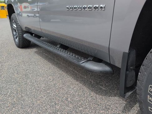 Used 2019 Chevrolet Suburban LT w/ Off-Road Package AWD/4WD image 28