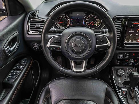 Used 2018 Jeep Compass Limited w/ Navigation Group AWD/4WD image 17