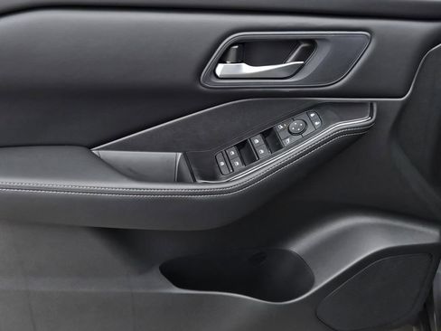 New 2026 Nissan Rogue SV AWD/4WD image 17