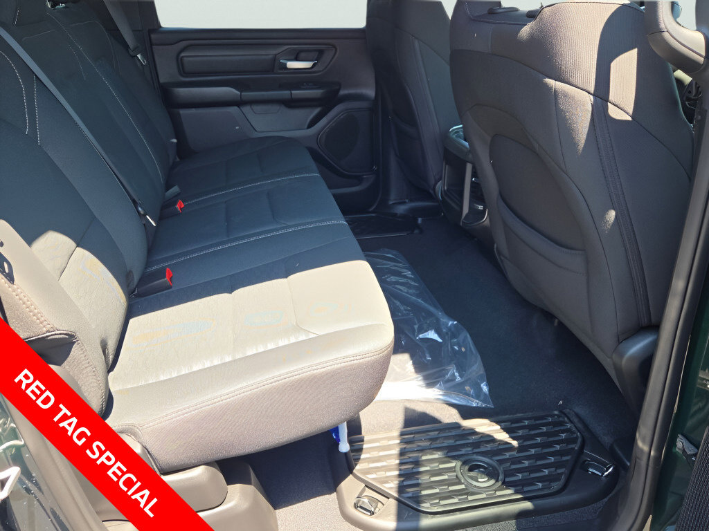 New 2026 RAM 1500 Express AWD/4WD image 17