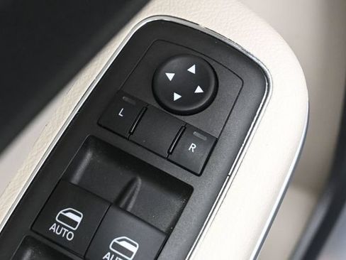 Used 2023 Chrysler 300 Touring L w/ Popular Equipment Group RWD image 12