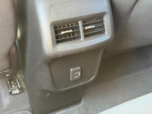Used 2020 Chevrolet Equinox LT w/ Driver Convenience Package FWD image 24