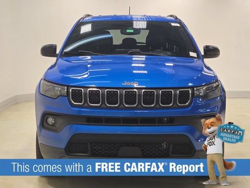 Used 2023 Jeep Compass Latitude AWD/4WD image 2