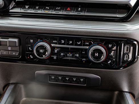 Used 2024 Chevrolet Silverado 3500 High Country w/ High Country Premium Package image 27