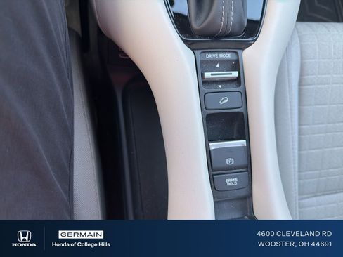 Used 2025 Honda HR-V LX image 22