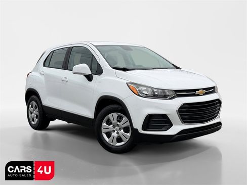 Used 2017 Chevrolet Trax LS image 1