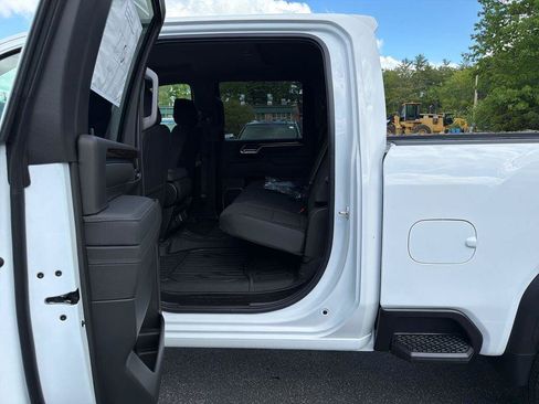 New 2026 GMC Sierra 3500 SLE w/ SLE Value Package AWD/4WD image 19