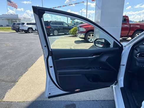 Used 2020 Toyota Camry XSE AWD/4WD image 10