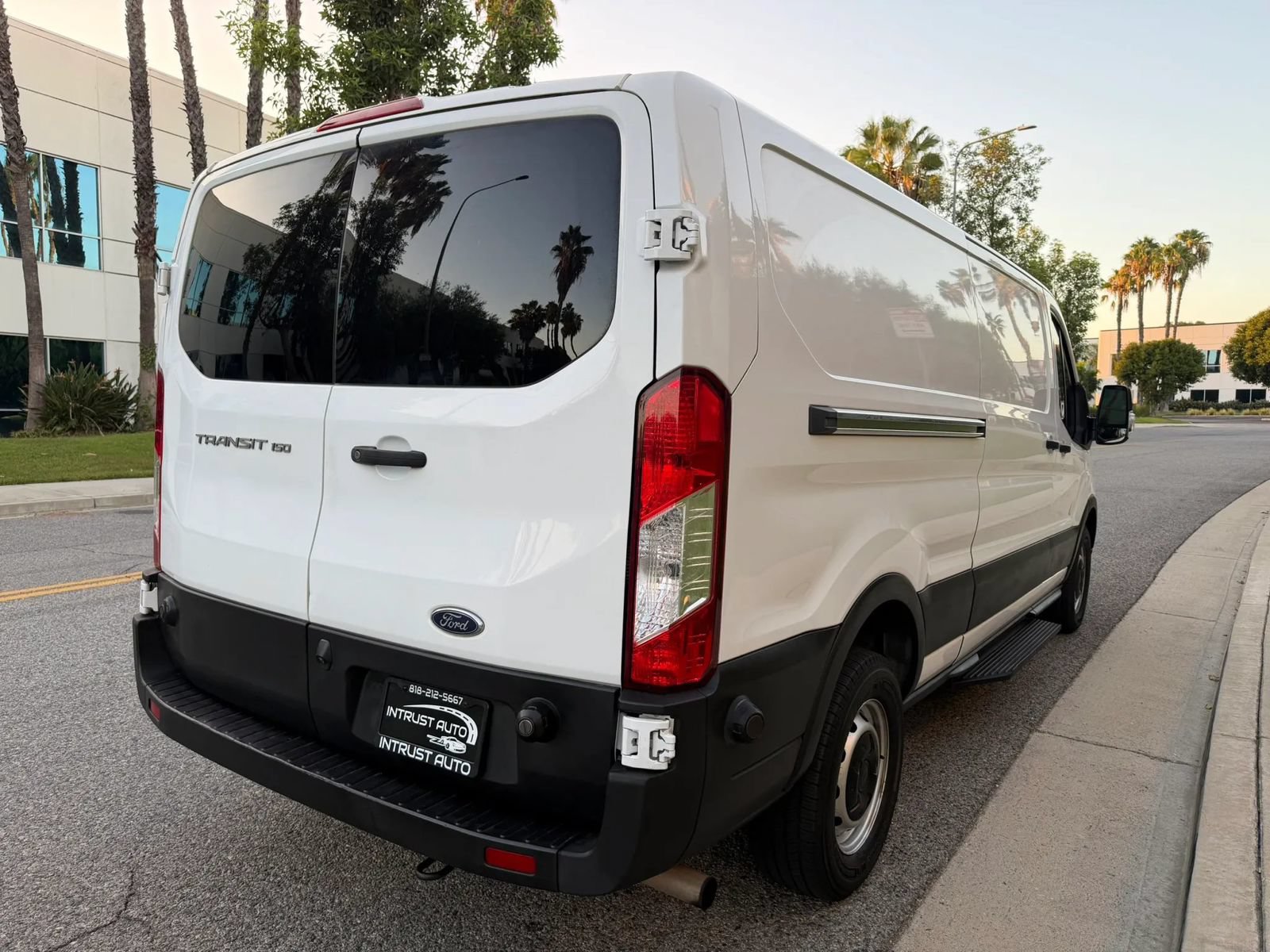 Used 2020 Ford Transit 150 Low Roof w/ Load Area Protection Package RWD image 6