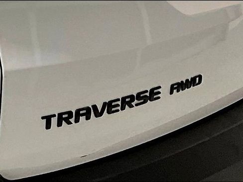 Used 2022 Chevrolet Traverse LT w/ Midnight/Sport Edition AWD/4WD image 41