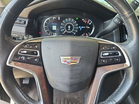 Used 2016 Cadillac Escalade ESV Luxury RWD image 7