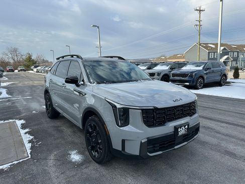 Used 2024 Kia Sorento X-Line EX image 3