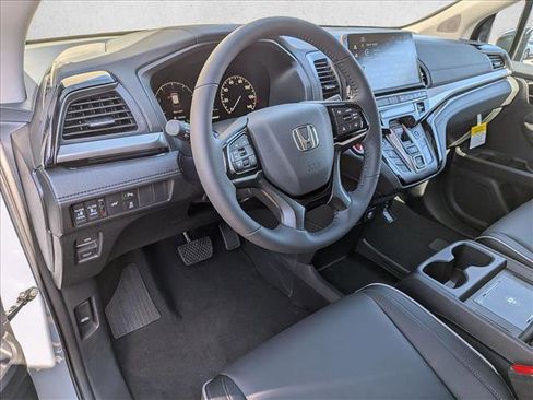 New 2026 Honda Odyssey Touring image 3