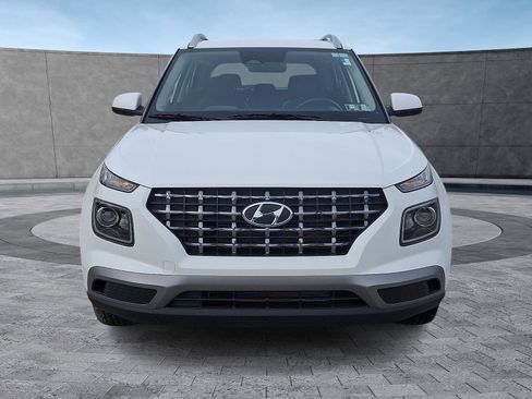 Certified 2025 Hyundai Venue SEL image 3