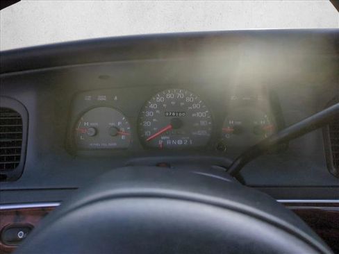 Used 2002 Mercury Grand Marquis GS image 11