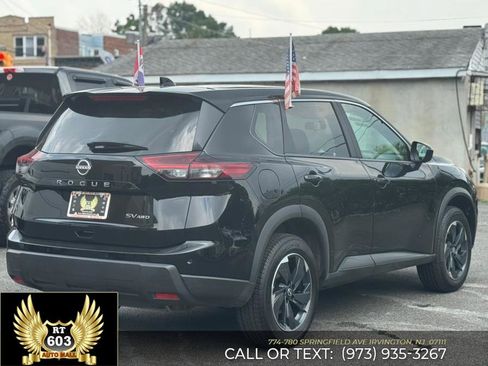 Used 2024 Nissan Rogue SV image 6