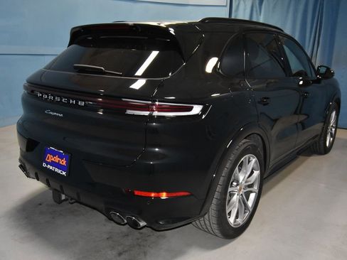 Certified 2025 Porsche Cayenne image 30
