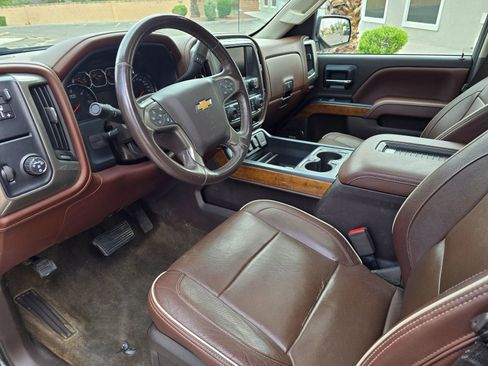 Used 2018 Chevrolet Silverado 1500 High Country RWD image 9