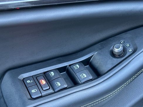 Used 2023 Jeep Grand Cherokee L Laredo image 13