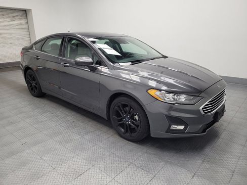 Used 2020 Ford Fusion SE w/ Equipment Group 151A FWD image 11