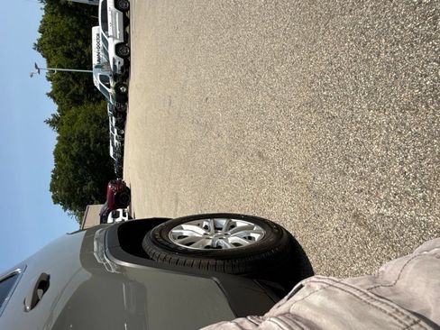 Certified 2022 Jeep Cherokee Latitude Lux AWD/4WD image 18