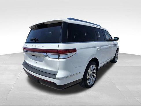 Certified 2022 Lincoln Navigator Reserve RWD image 3