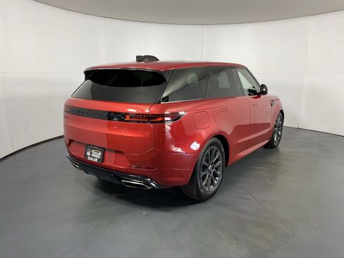 Used 2024 Land Rover Range Rover Sport Dynamic SE image 5