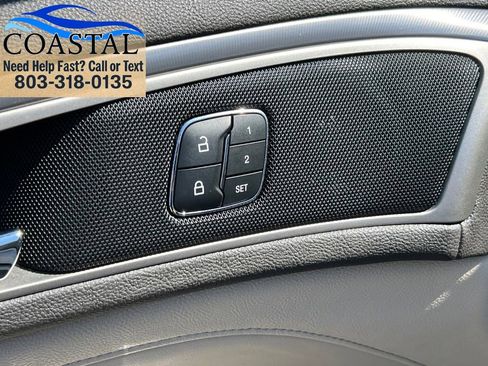 Used 2020 Lincoln MKZ w/ Convenience Package FWD image 8
