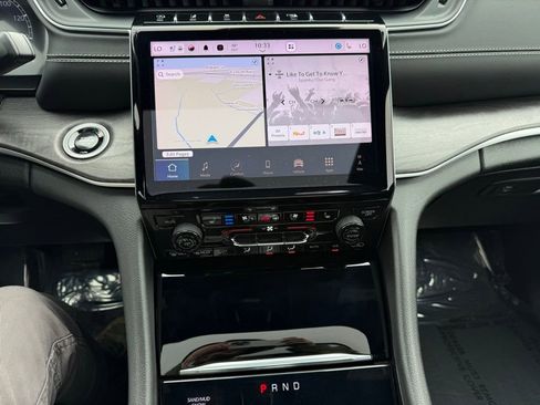 Used 2024 Jeep Grand Cherokee Limited w/ Luxury Tech Group II image 21