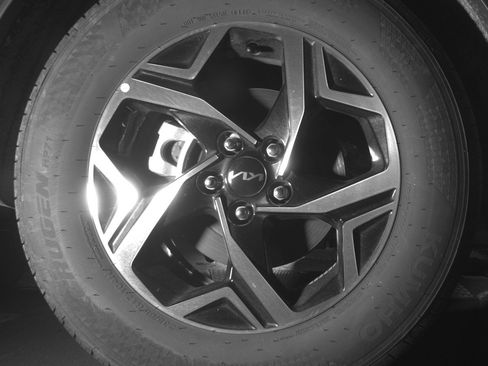 Used 2025 Kia Sportage LX FWD image 15