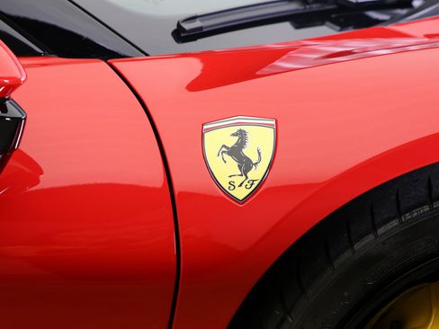 Used 2025 Ferrari SF90 Spider Base image 36