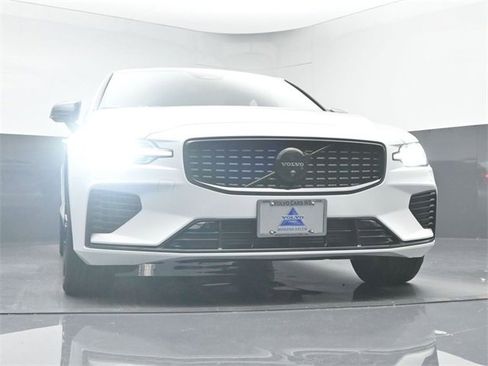 Used 2024 Volvo S60 T8 Ultimate image 38