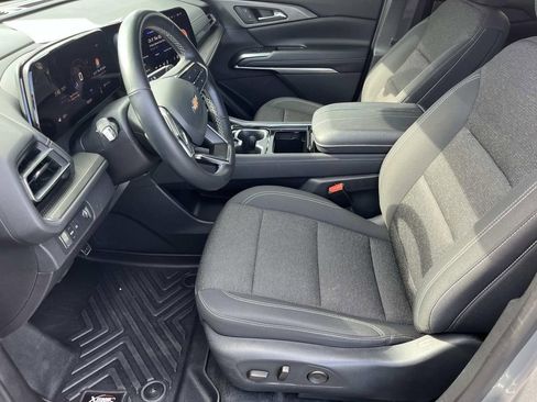 Certified 2024 Chevrolet Traverse LT image 12