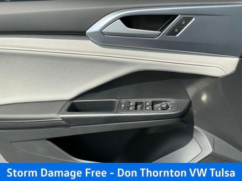 New 2026 Volkswagen Taos SE FWD image 10