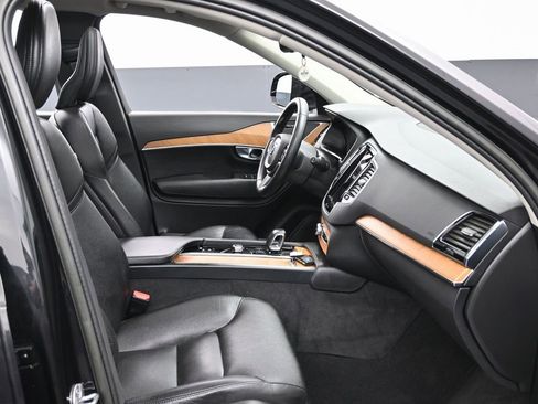 Used 2023 Volvo XC90 T8 Plus image 38