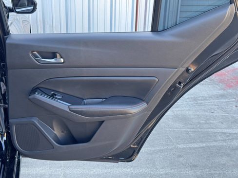 Used 2024 Nissan Altima 2.0 SR image 40