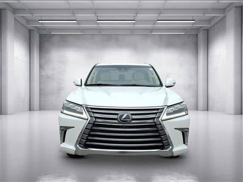 Used 2020 Lexus LX 570 4WD w/ 3rd Row & Luxury Pkg image 9