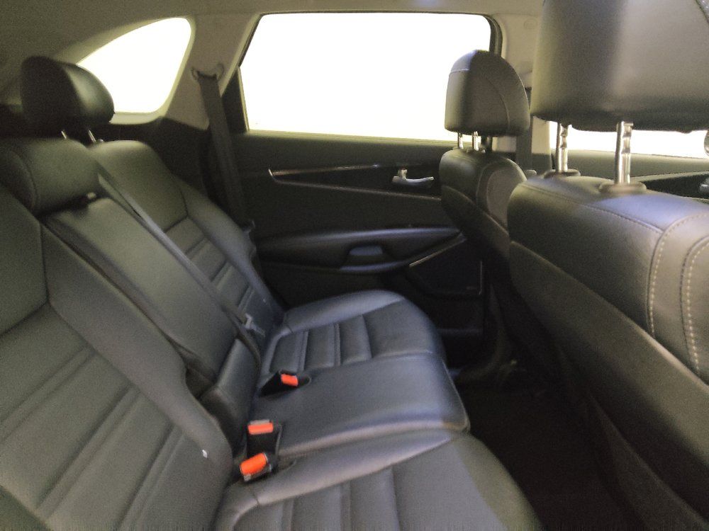 Used 2017 Kia Sorento SX AWD/4WD image 19
