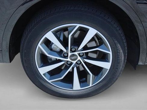 Used 2022 Audi Q5 2.0T Premium Plus w/ Premium Plus Package AWD/4WD image 12