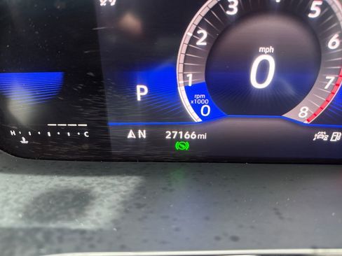 Used 2023 Volkswagen Taos SE w/ Panoramic Sunroof Package image 16