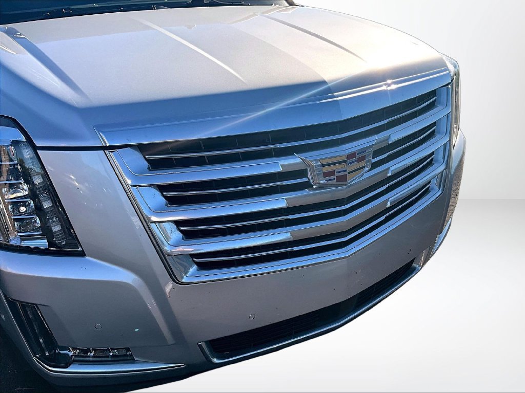 Used 2018 Cadillac Escalade ESV Platinum AWD/4WD image 27