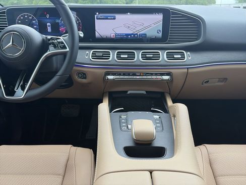 Used 2025 Mercedes-Benz GLE 350 4MATIC image 16