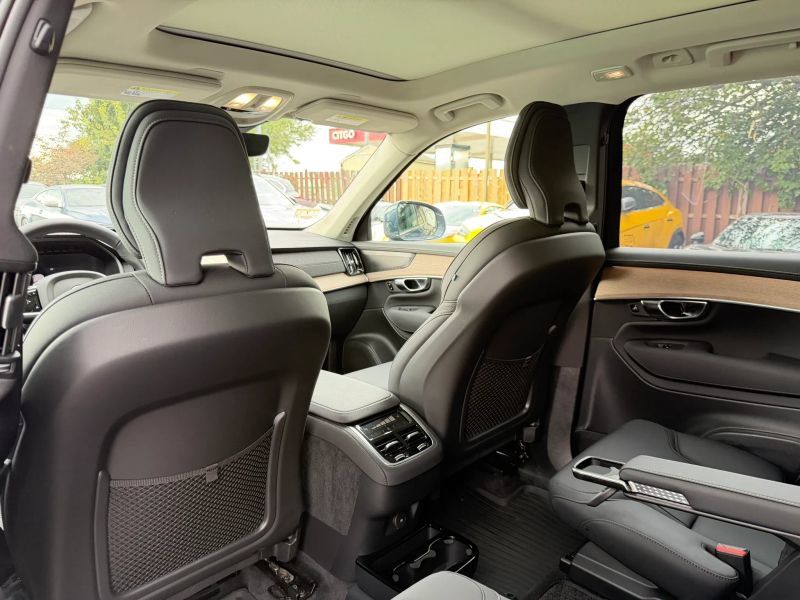 Used 2025 Volvo XC90 B6 Plus w/ Protection Package Premier AWD/4WD image 17