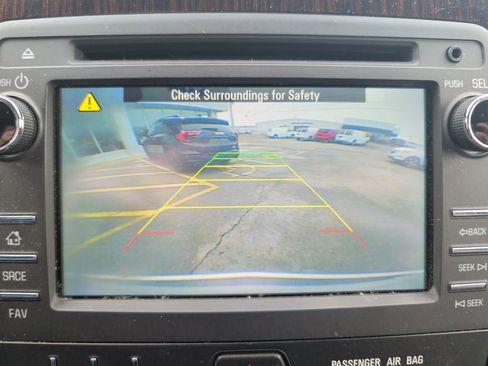 Used 2015 Chevrolet Traverse LT image 14