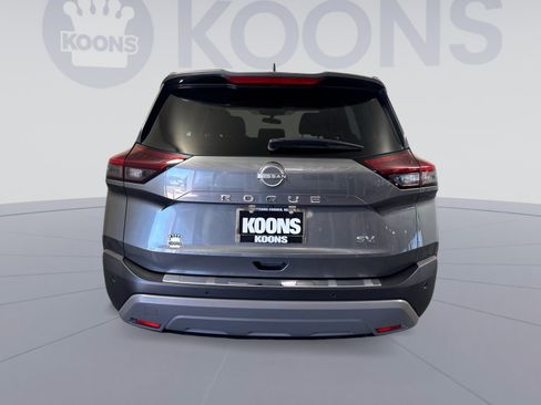 Used 2023 Nissan Rogue SV FWD image 5