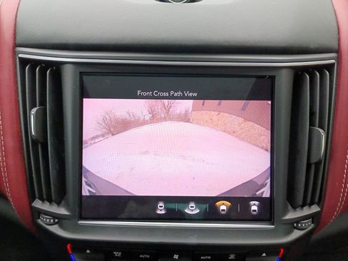 Used 2023 Maserati Levante GT AWD/4WD image 36