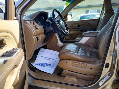 Used 2004 Honda Pilot EX image 12
