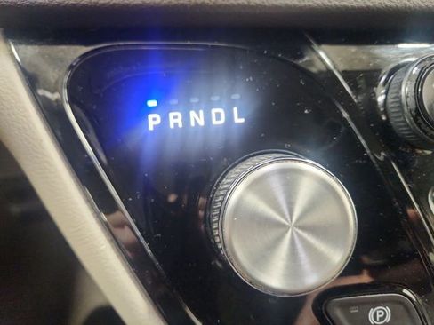 Used 2020 Chrysler Pacifica Touring-L Plus w/ Tire & Wheel Group image 22