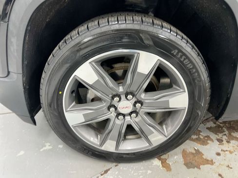 Used 2017 GMC Acadia SLT image 26