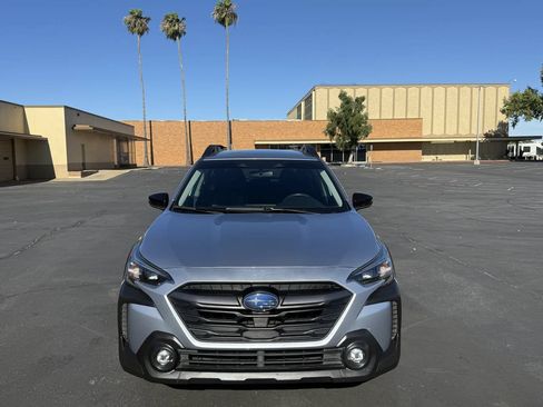 Used 2023 Subaru Outback Premium AWD/4WD image 2